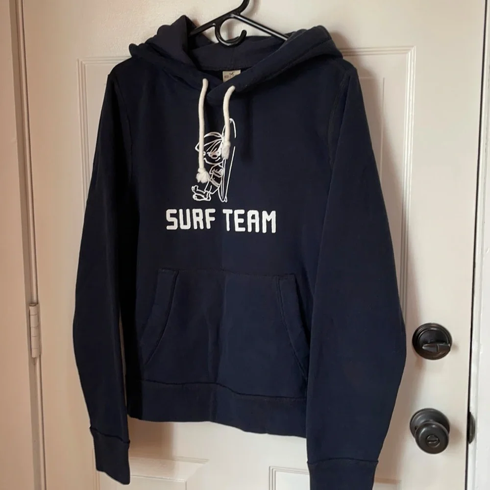 πHPπHOLLISTER Surf πββοΈ Team Boys Hoodie in Navy Blue with White accents! - Picture 3 of 11
